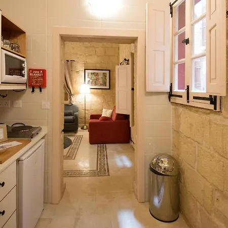 Casa San Carlo Rosa * Valletta