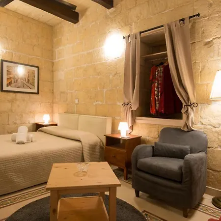Casa San Carlo Rosa Valletta